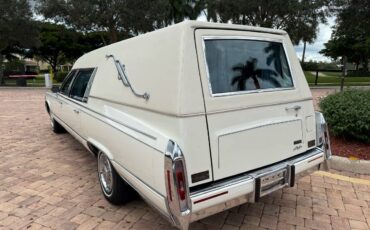 Cadillac-brougham-1992-white-4