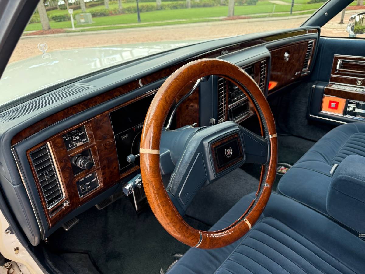 Cadillac-brougham-1992-white-6