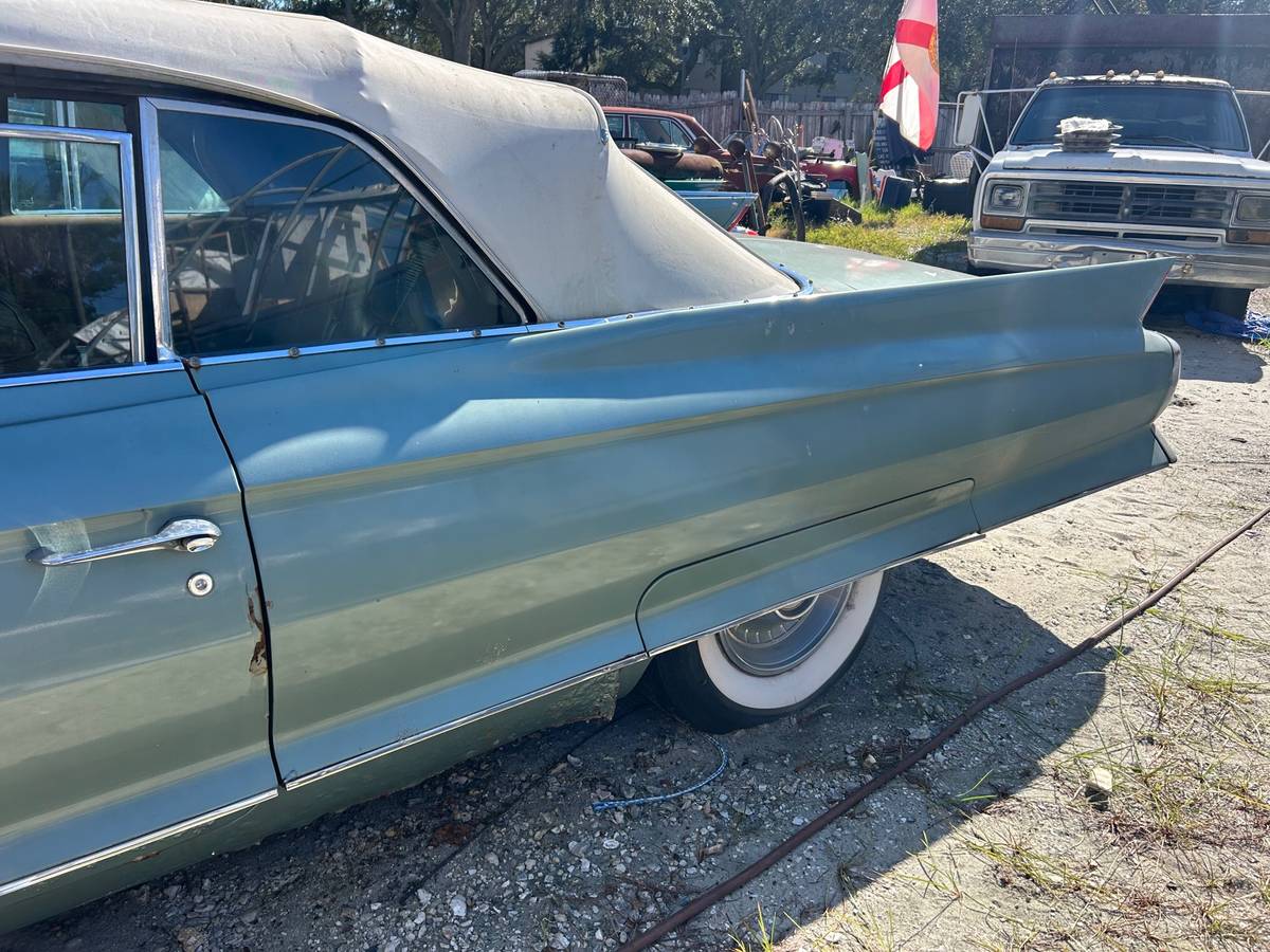Cadillac-convertible-1962-11