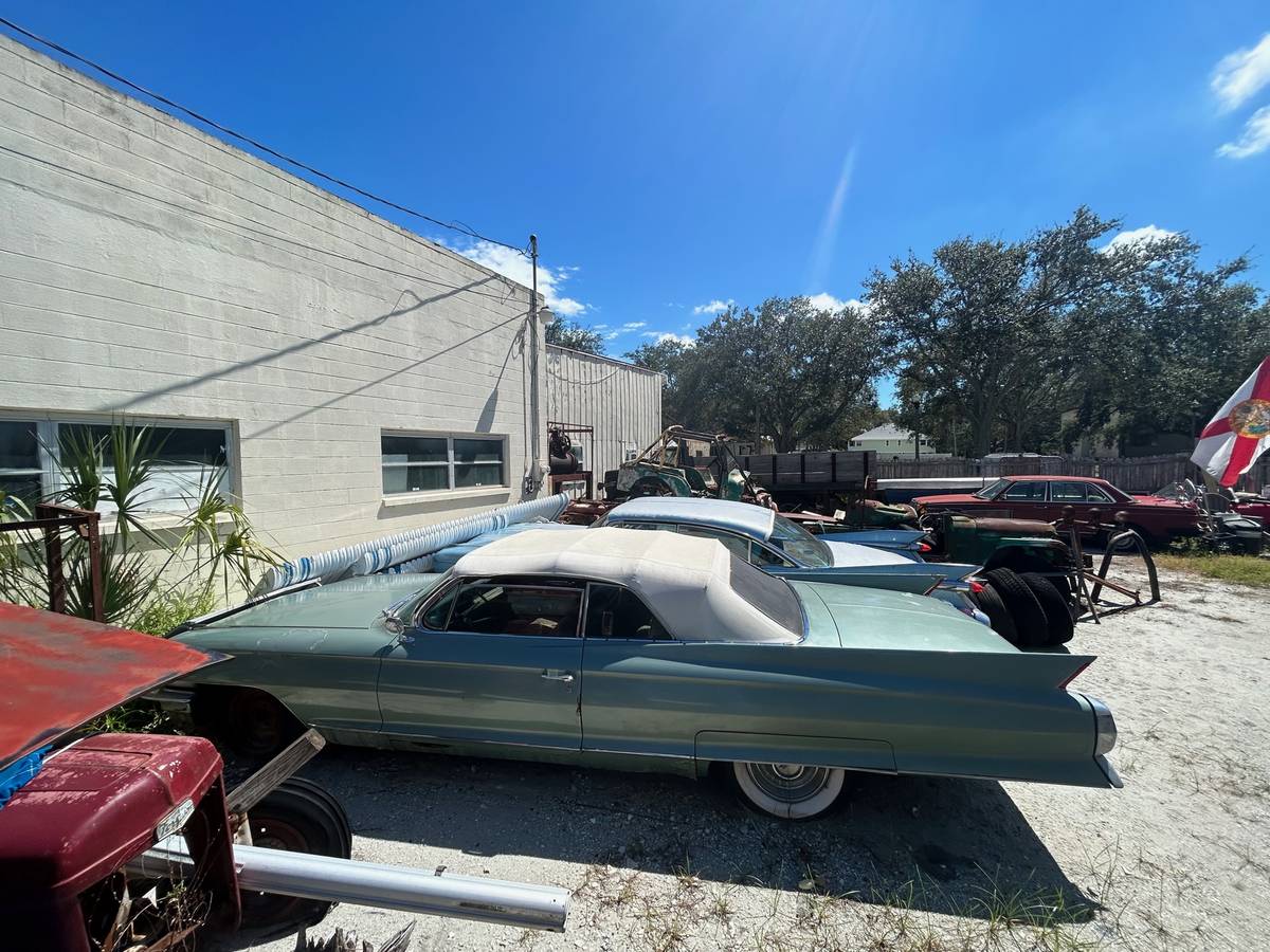 Cadillac-convertible-1962-3
