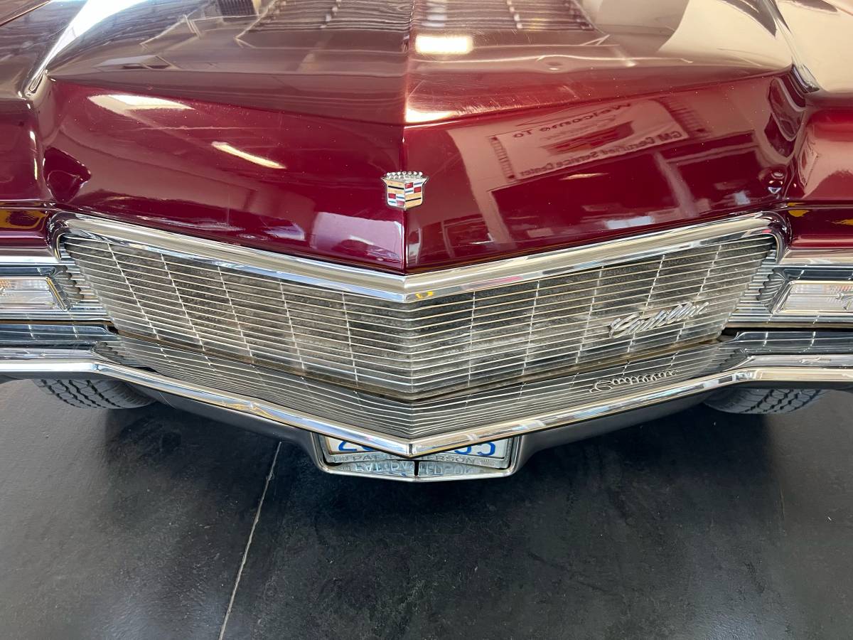 Cadillac-coupe-de-ville-1968-red-3