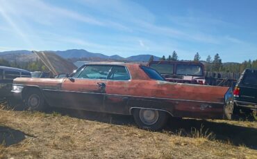 Cadillac-coupe-deville-1965-2