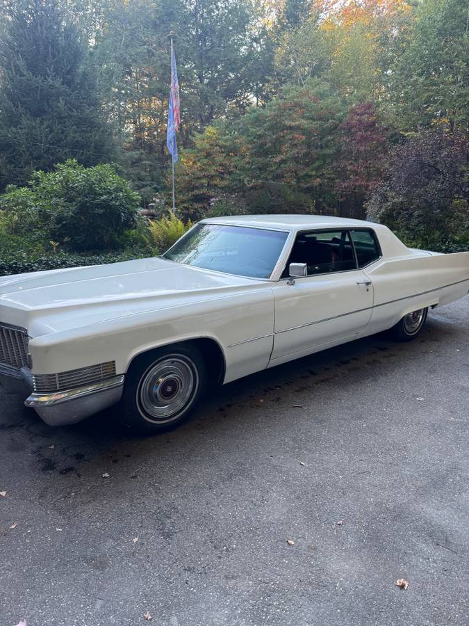 Cadillac-coupe-deville-1970-white-1