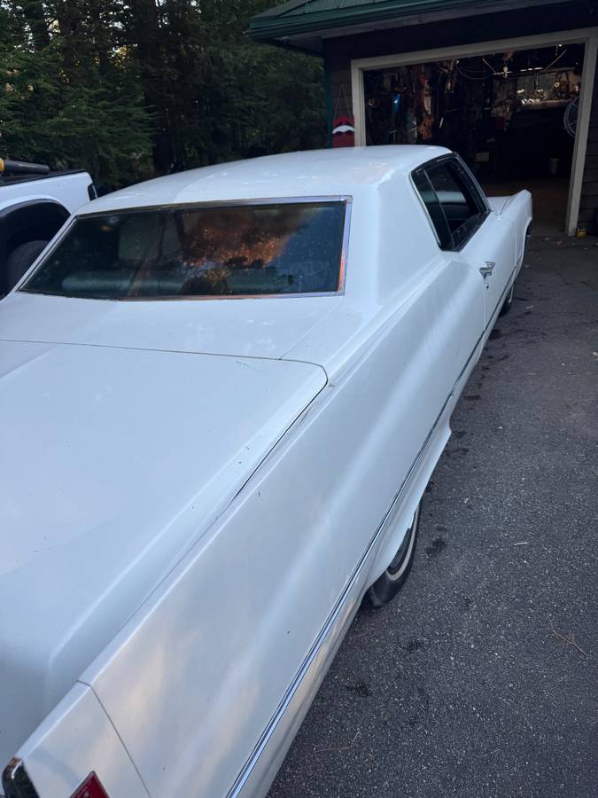 Cadillac-coupe-deville-1970-white-3