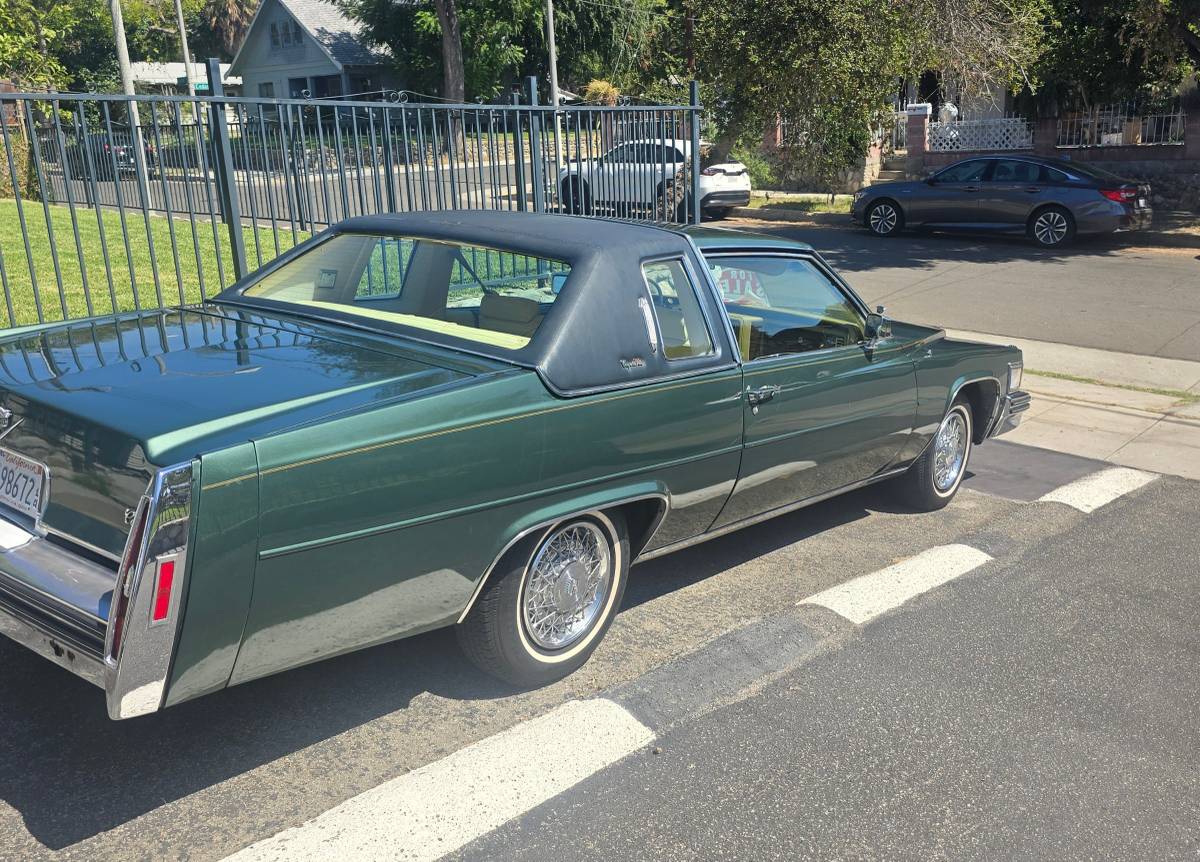 Cadillac-coupe-deville-1978-green-1