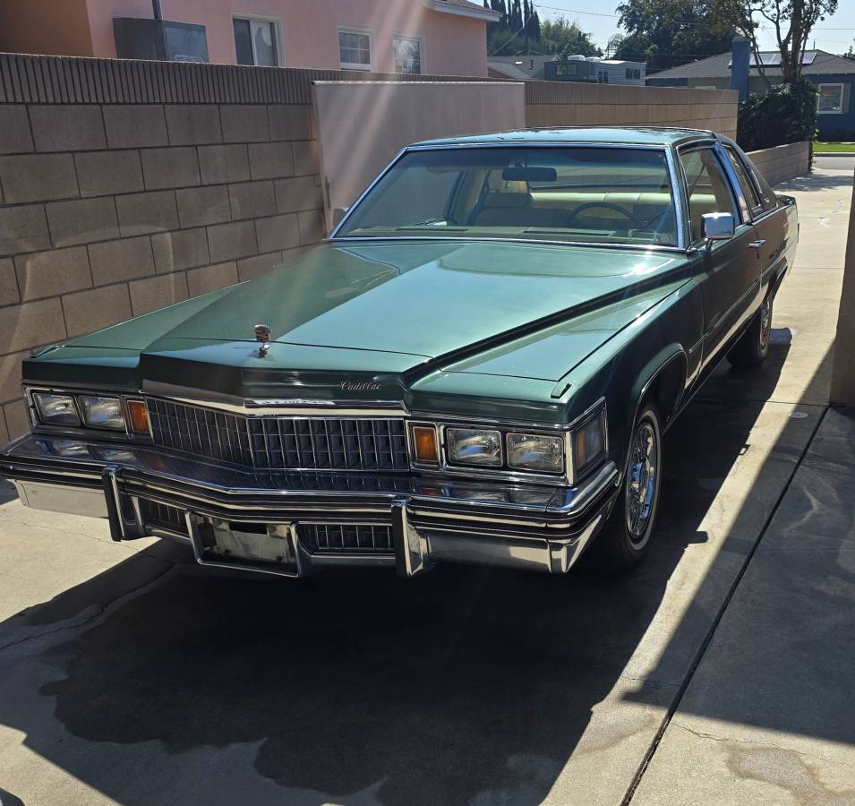 Cadillac-coupe-deville-1978-green-12