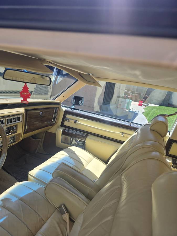 Cadillac-coupe-deville-1978-green-3