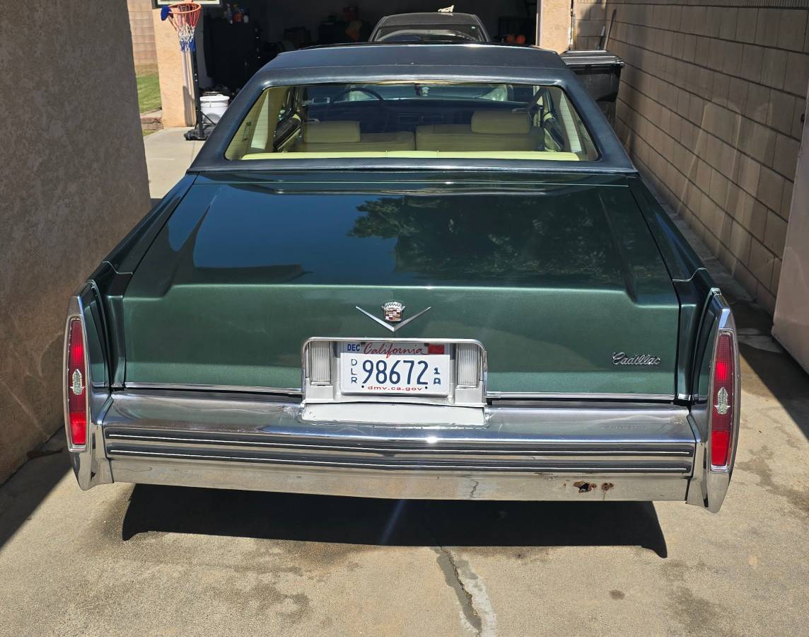 Cadillac-coupe-deville-1978-green-8