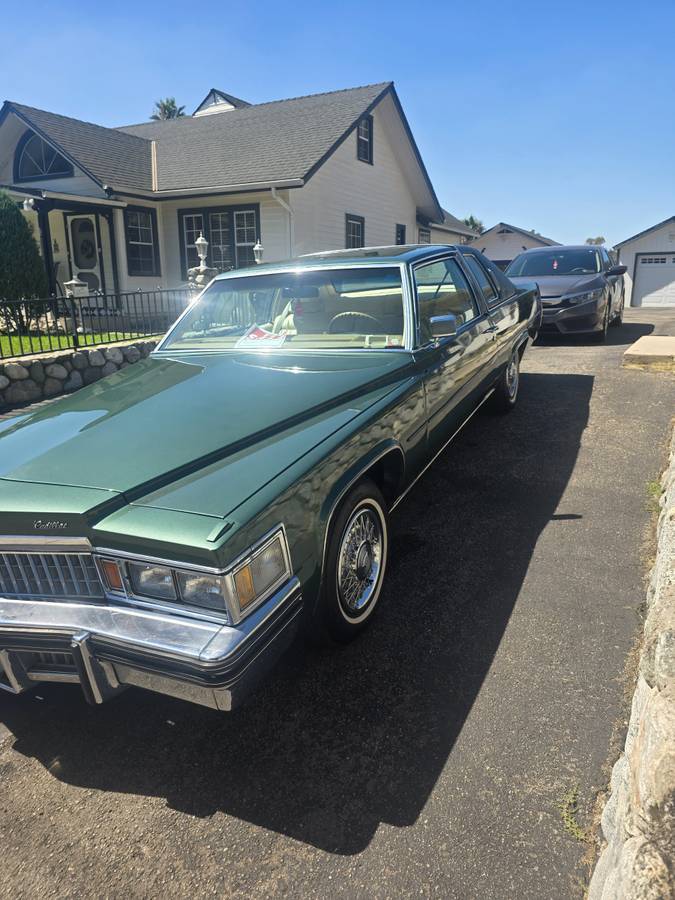 Cadillac-coupe-deville-1978-green