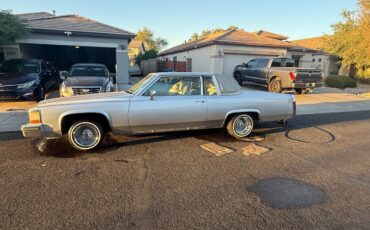 Cadillac-coupe-deville-1984-silver-3