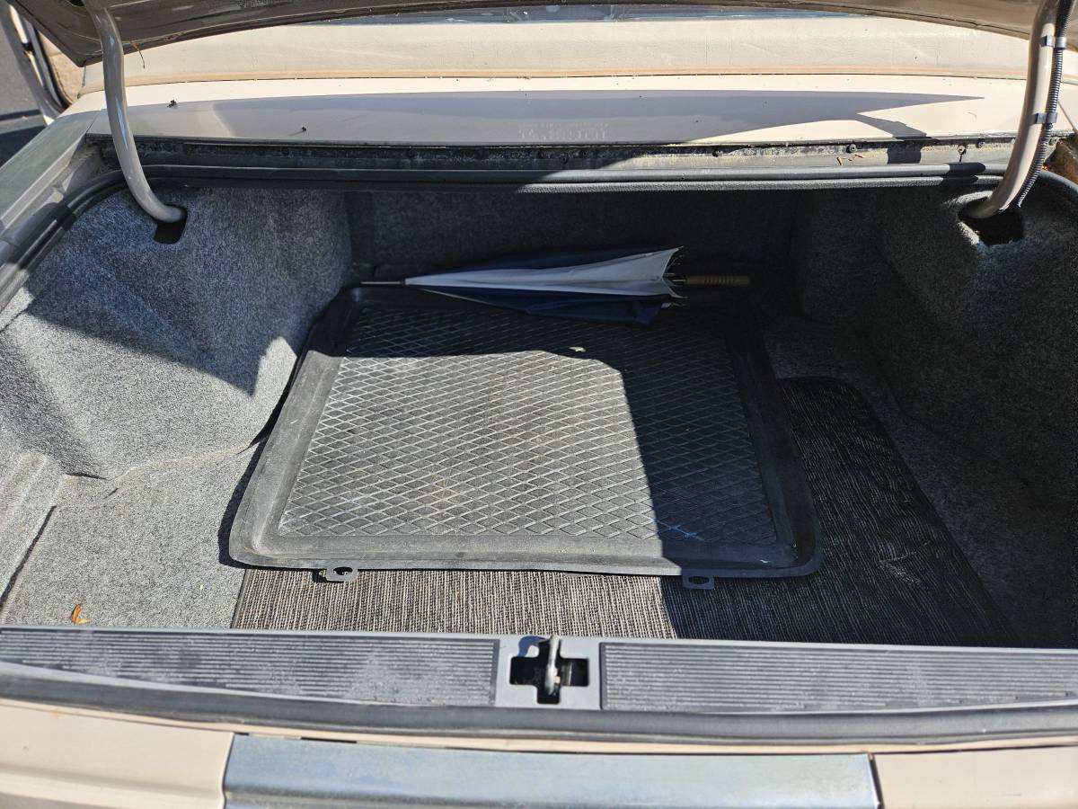 Cadillac-coupe-deville-1989-brown-4