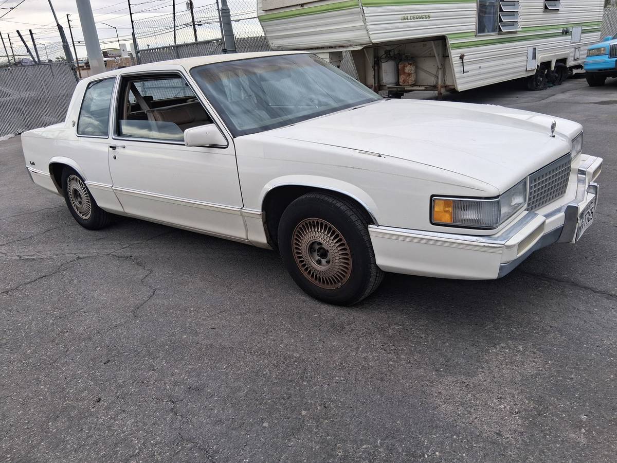 Cadillac-coupe-deville-1990-white-3