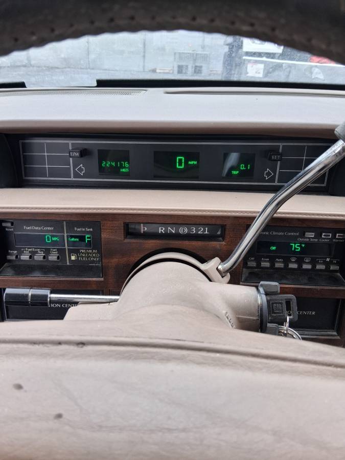 Cadillac-coupe-deville-1990-white-5