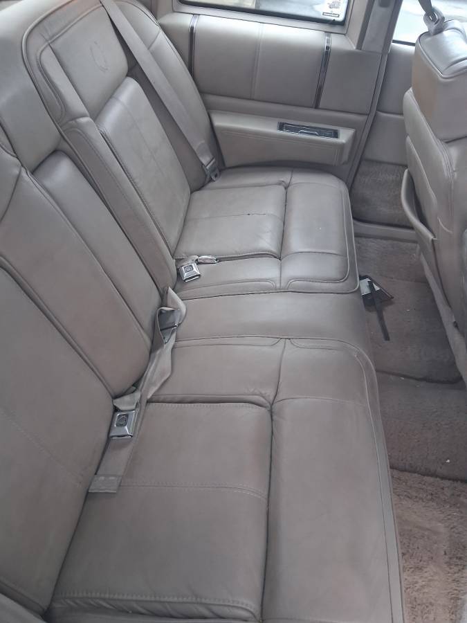 Cadillac-coupe-deville-1990-white-7