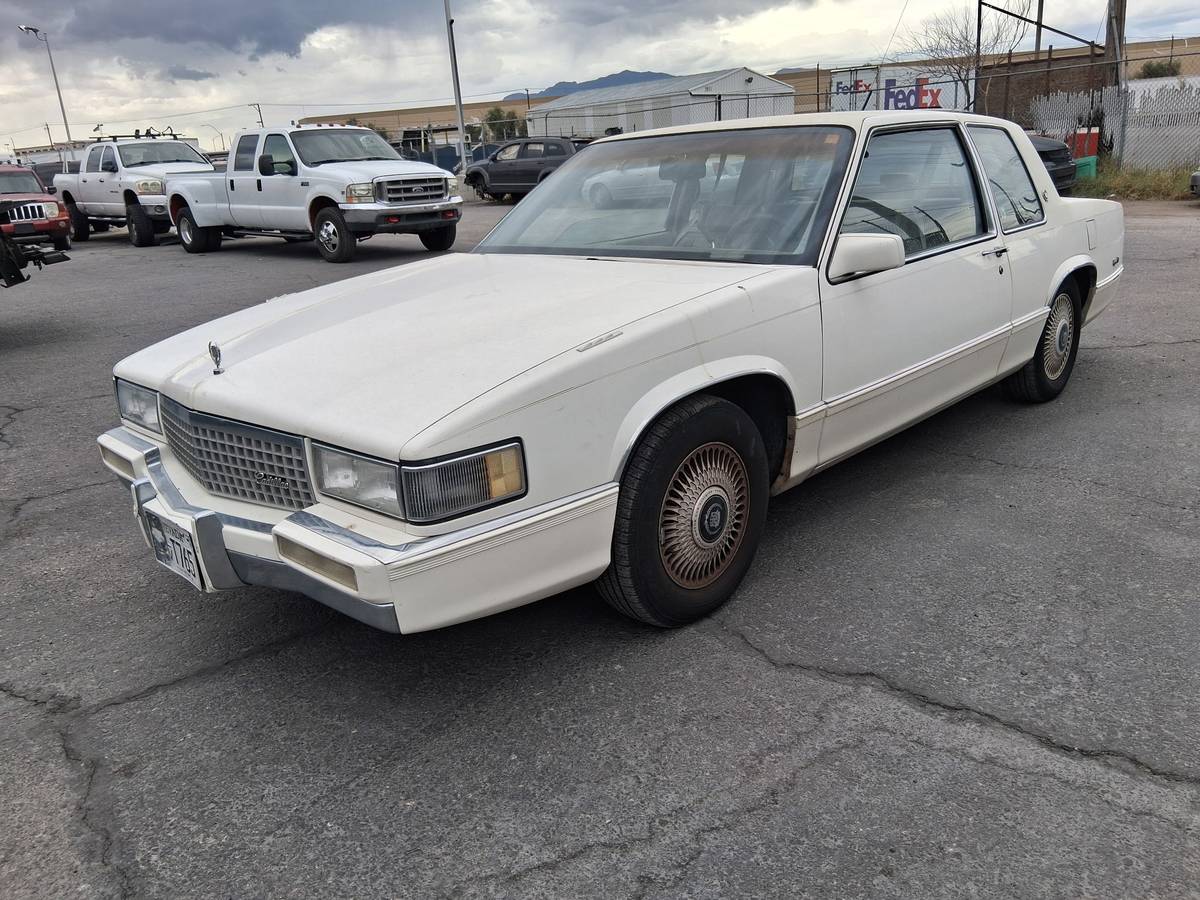 Cadillac-coupe-deville-1990-white