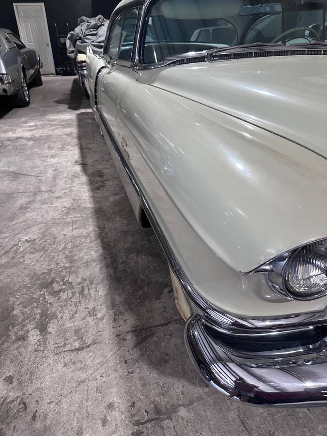 Cadillac-deville-1956-white-16