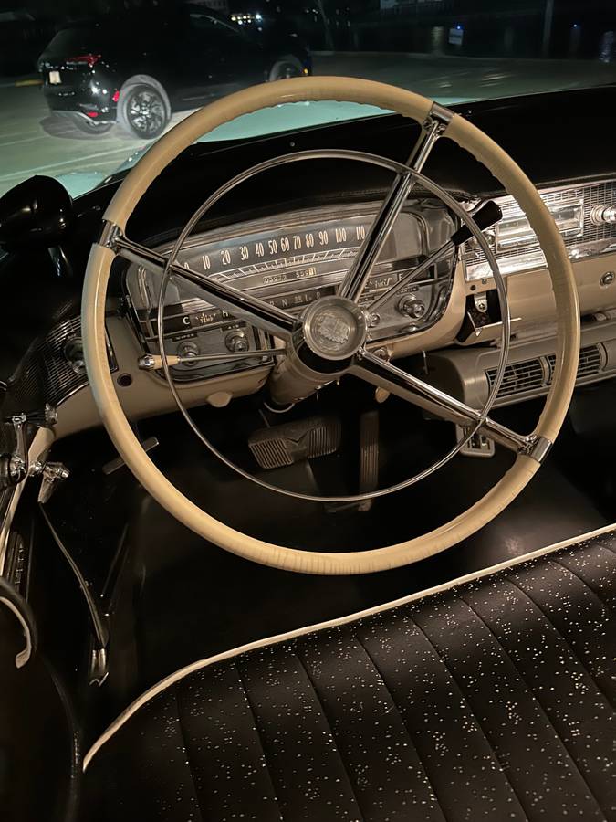 Cadillac-deville-1956-white-23