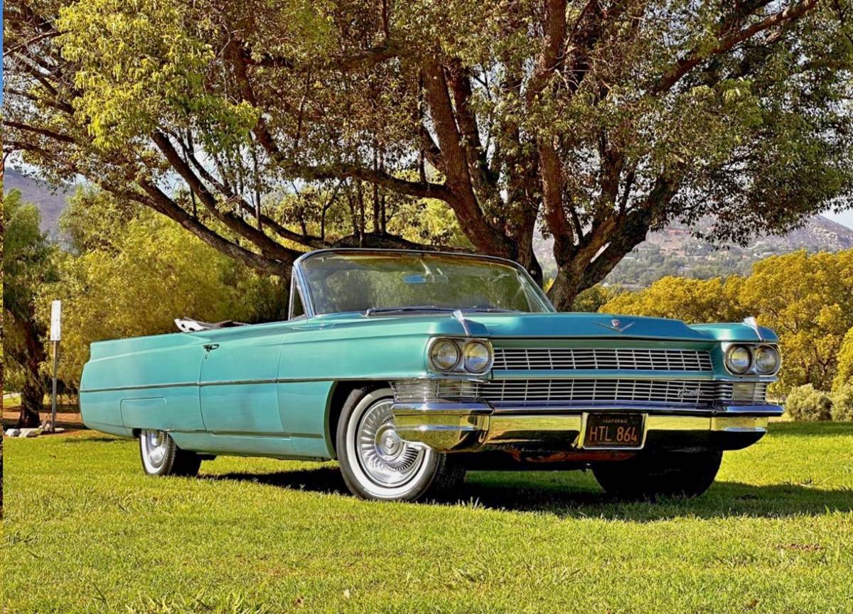 Cadillac-deville-1964-green