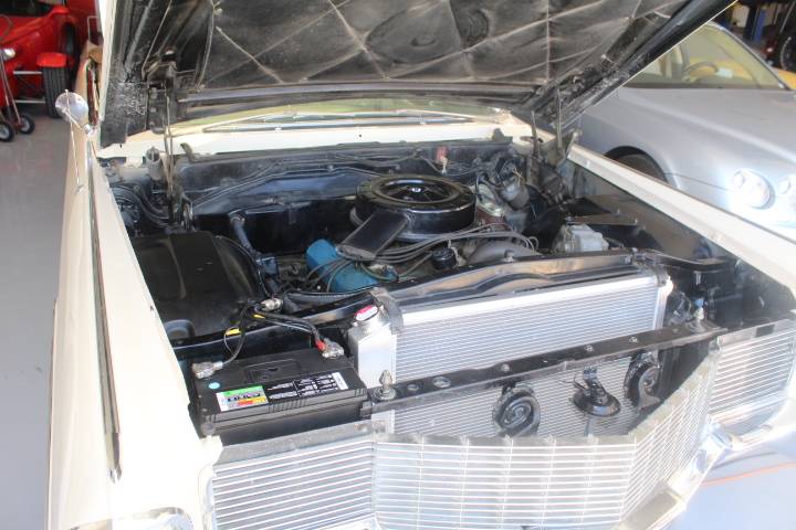 Cadillac-deville-1965-17