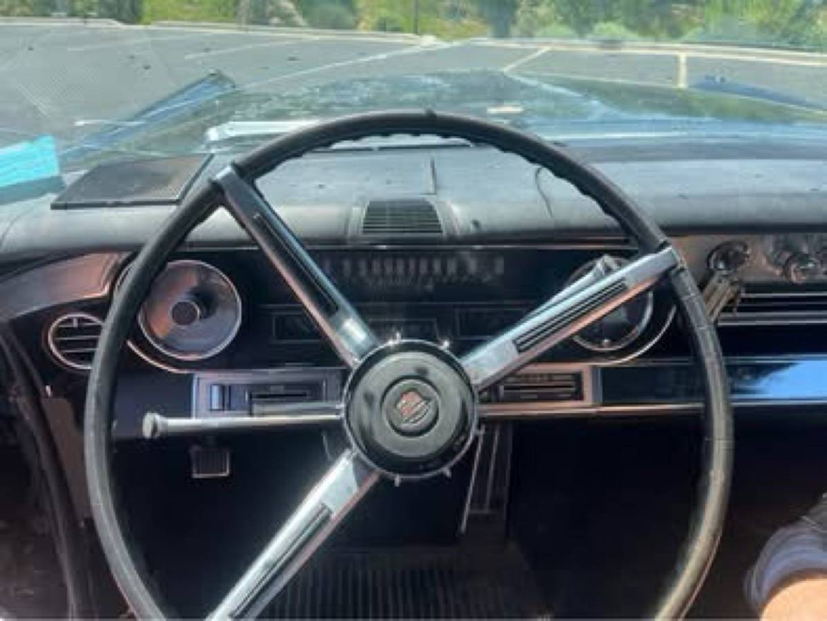 Cadillac-deville-1966-black-27