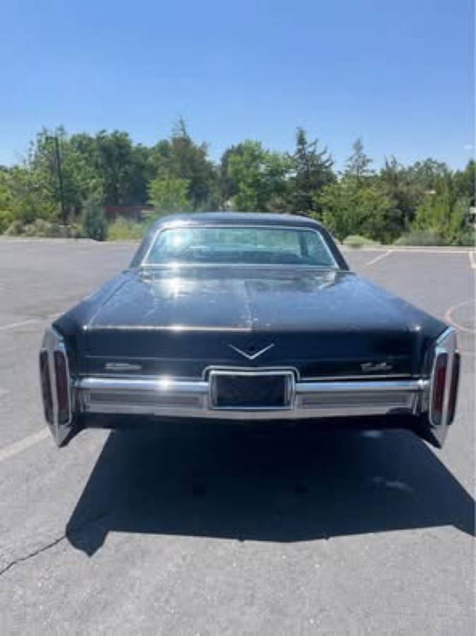 Cadillac-deville-1966-black-4