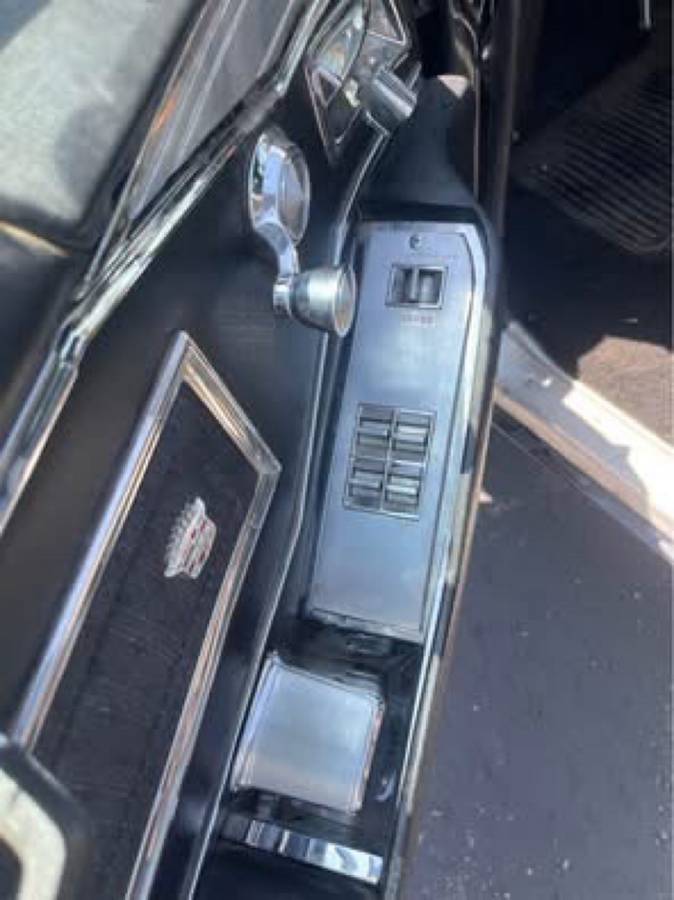 Cadillac-deville-1966-black-7