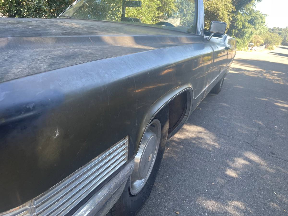 Cadillac-deville-1970-green-2