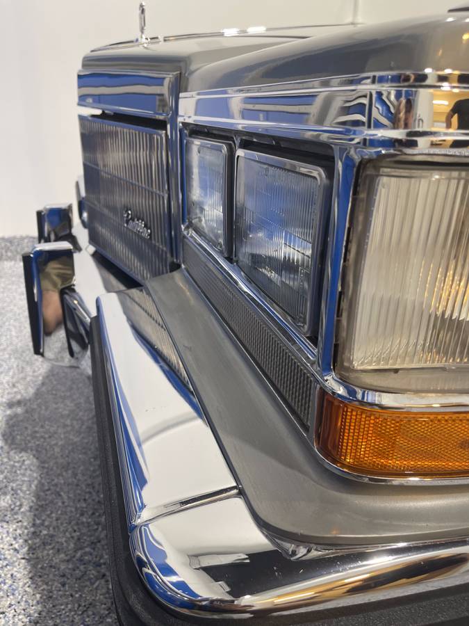Cadillac-deville-1983-green-10