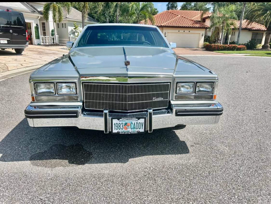 Cadillac-deville-1983-green-2