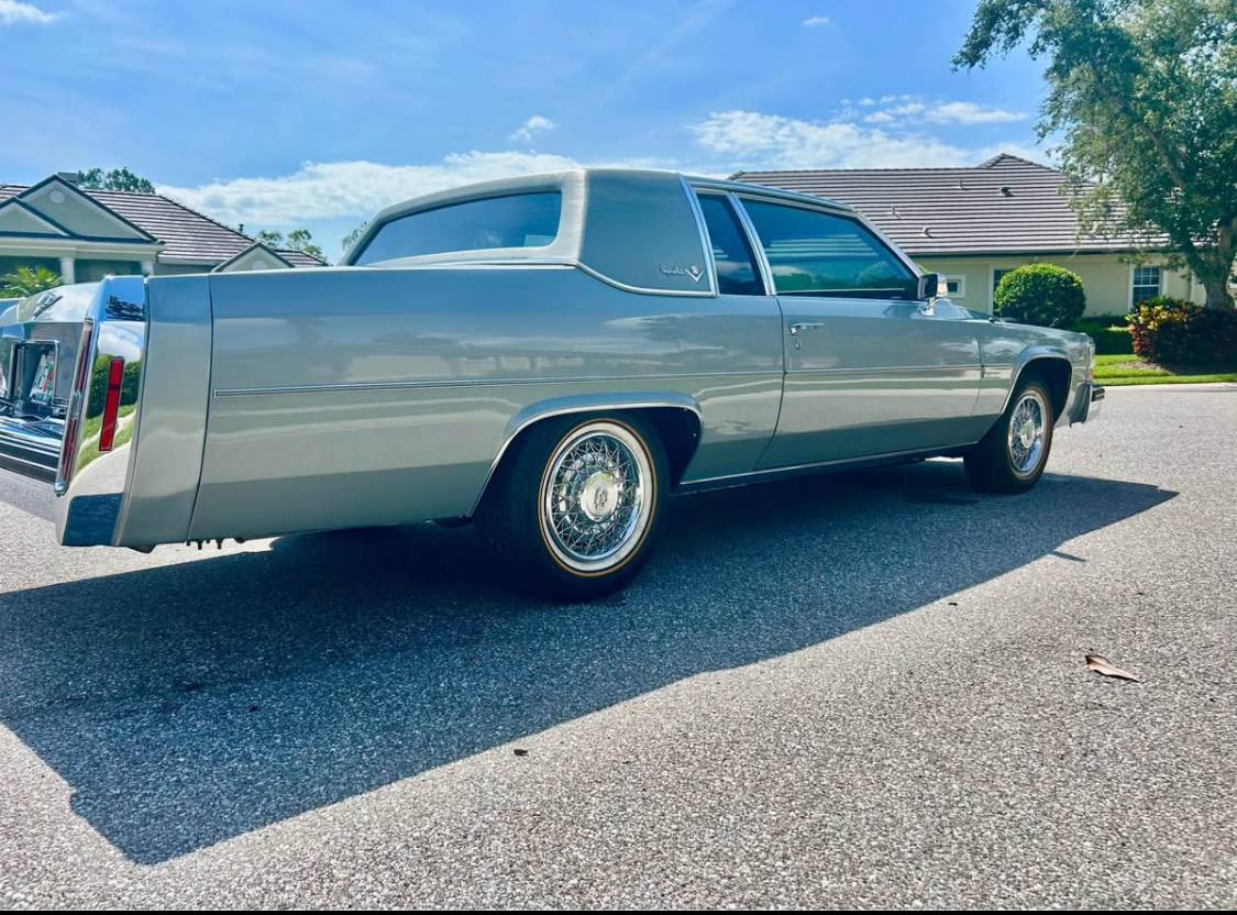 Cadillac-deville-1983-green-3