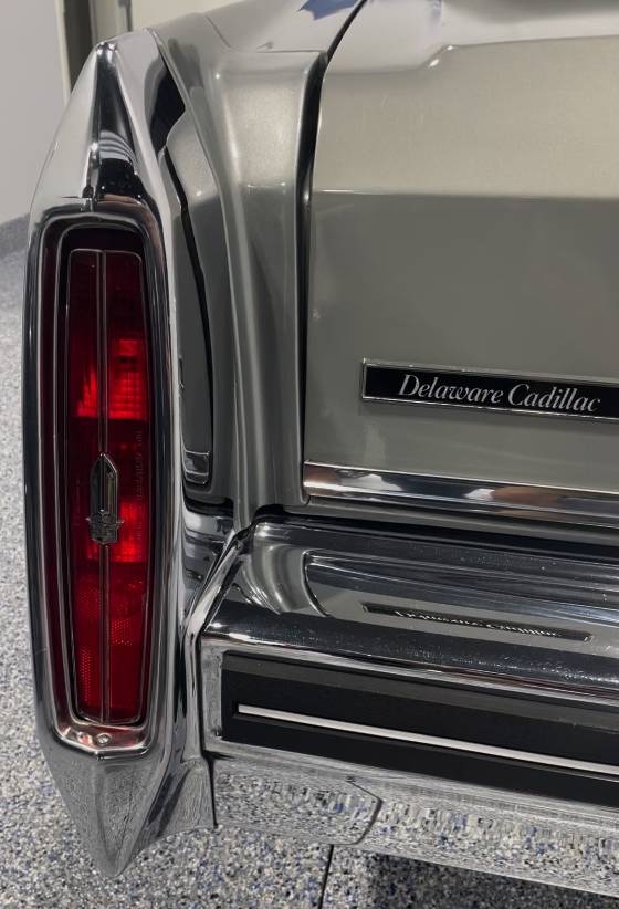 Cadillac-deville-1983-green-5