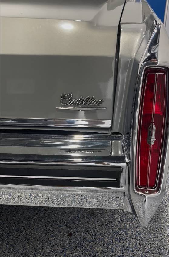 Cadillac-deville-1983-green-6
