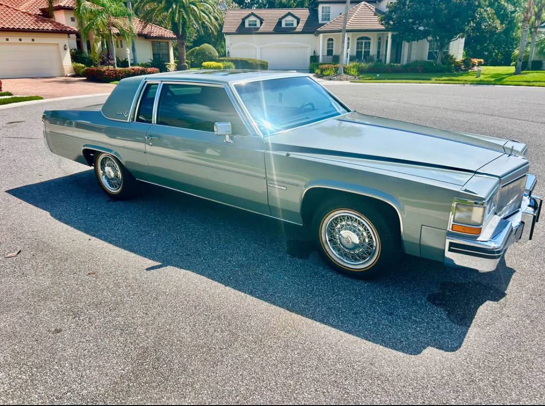 Cadillac-deville-1983-green