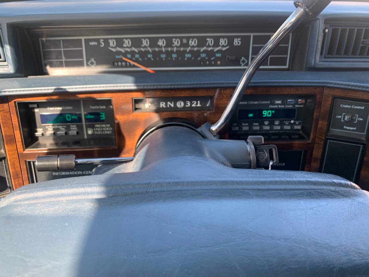 Cadillac-deville-1990-blue-2