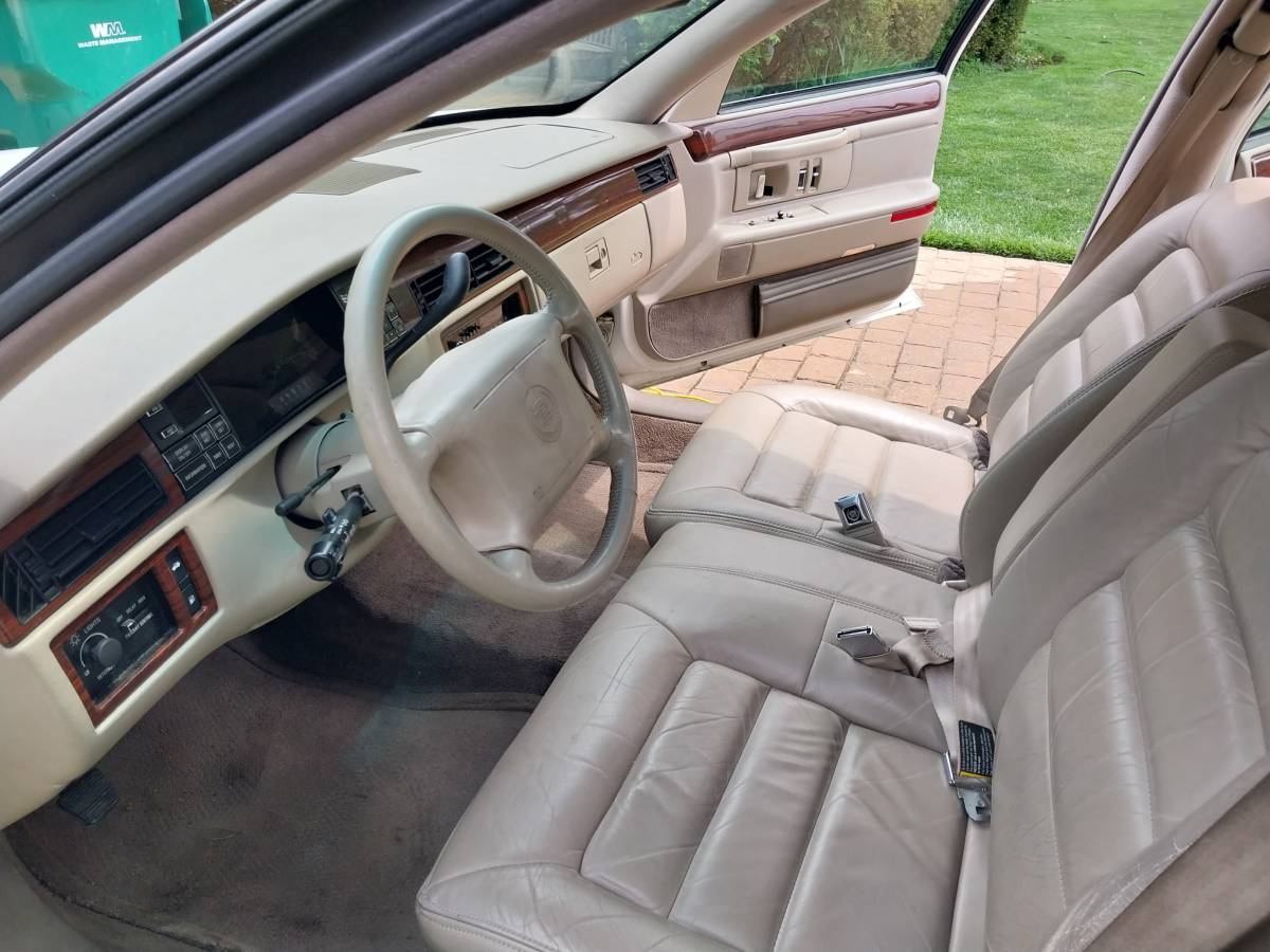 Cadillac-deville-1994-white-1