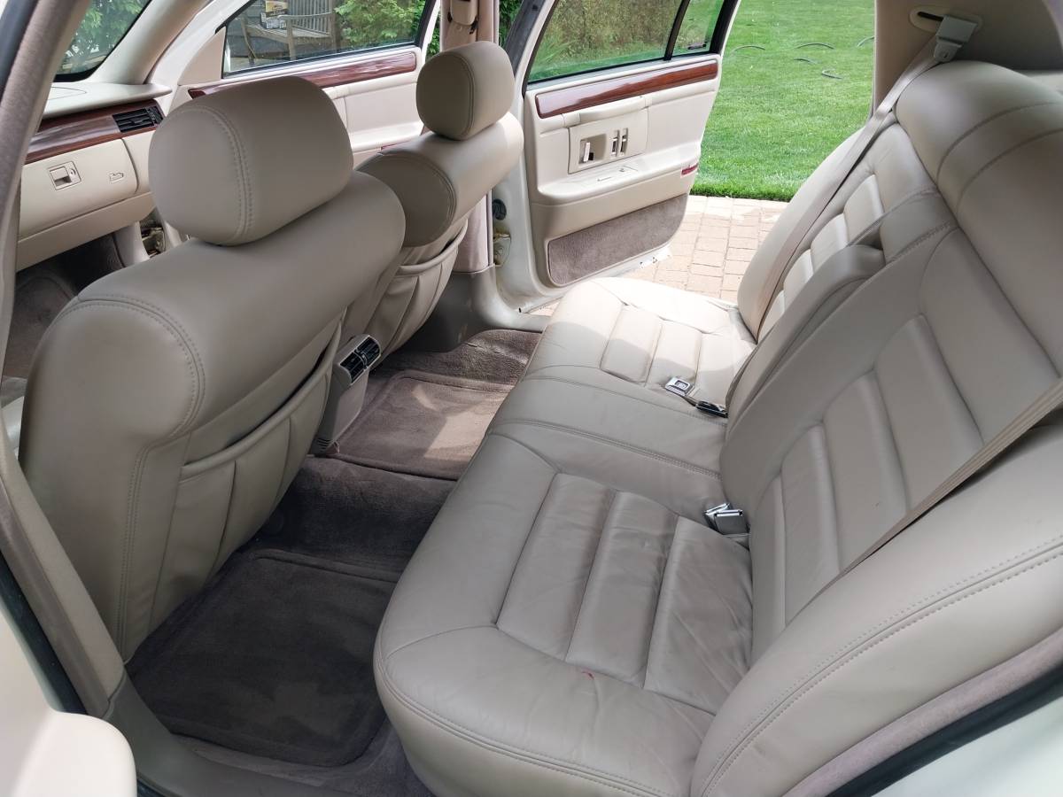 Cadillac-deville-1994-white-6
