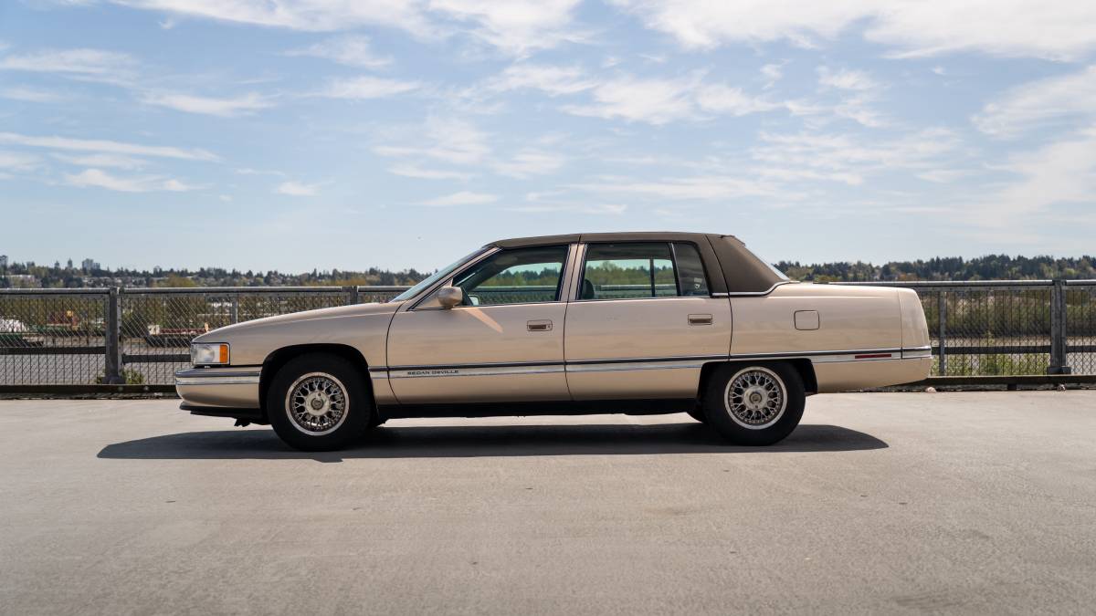 Cadillac-deville-1995-brown-2