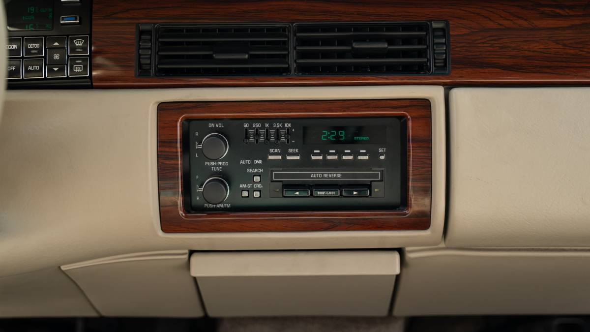 Cadillac-deville-1995-brown-4