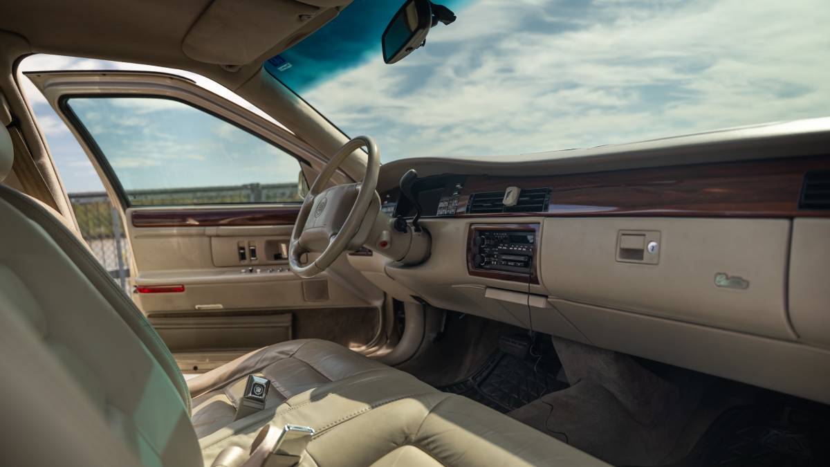 Cadillac-deville-1995-brown-6