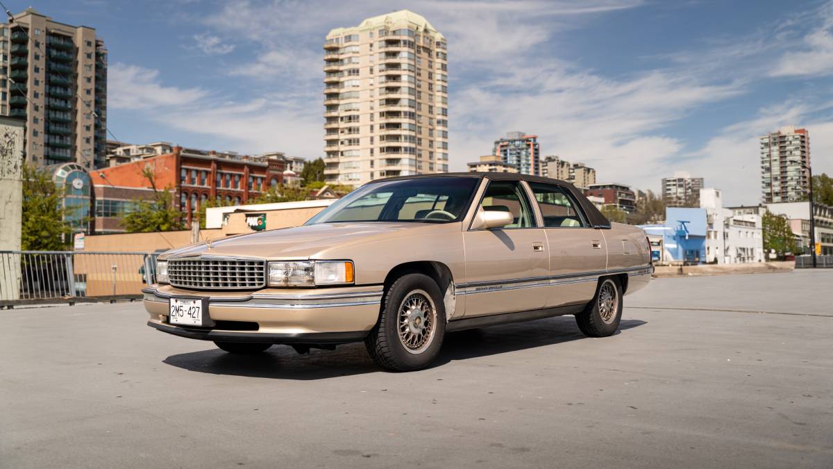 Cadillac-deville-1995-brown