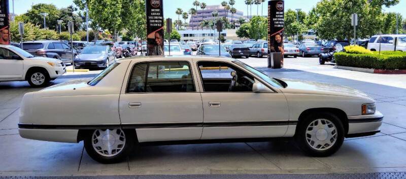 Cadillac-deville-concours-1996-white-11
