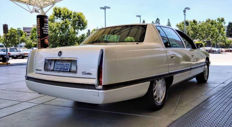 Cadillac-deville-concours-1996-white-12
