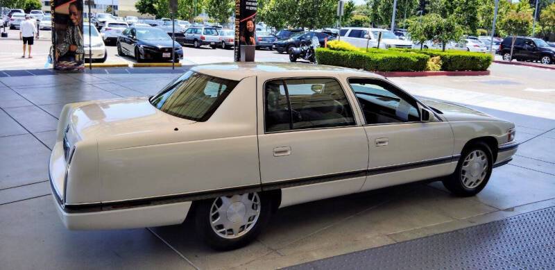 Cadillac-deville-concours-1996-white-13