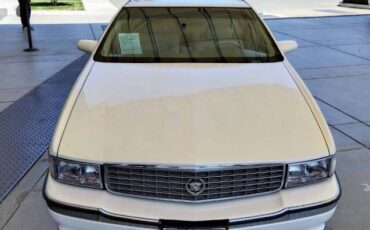 Cadillac-deville-concours-1996-white-23