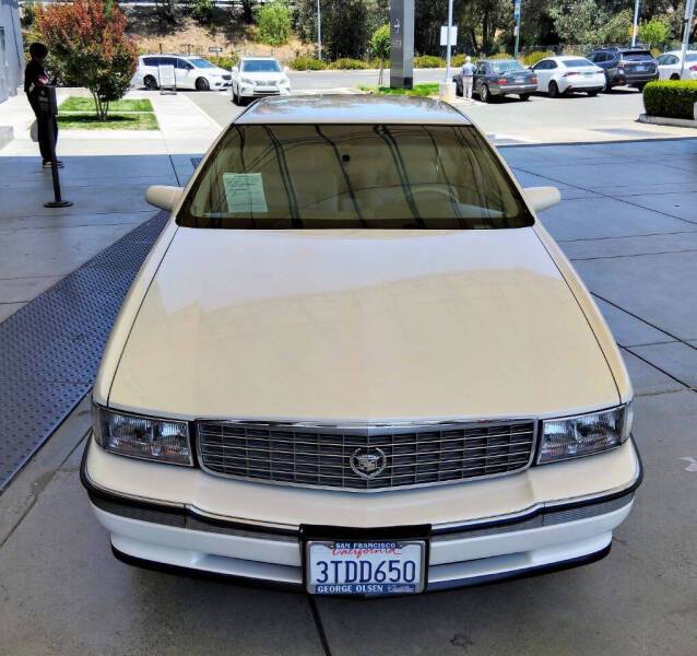Cadillac-deville-concours-1996-white-23