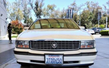 Cadillac-deville-concours-1996-white-3
