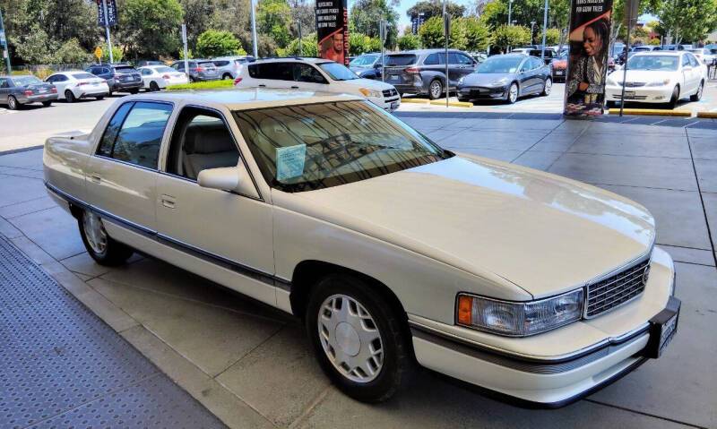 Cadillac-deville-concours-1996-white-9