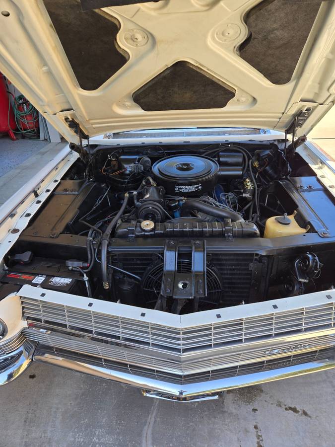 Cadillac-deville-convertible-1964-white-12