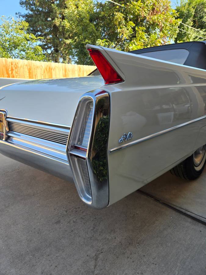 Cadillac-deville-convertible-1964-white-6