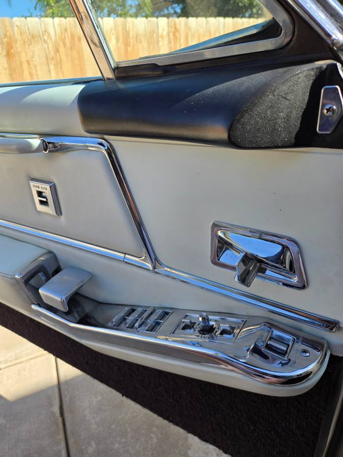 Cadillac-deville-convertible-1964-white-7